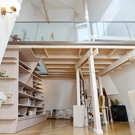Luxury 143M2 2-Bedroom Penthouse Loft With Ac & Elevator - Brivibas Street, Central Riga דירה