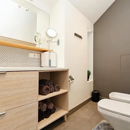 Luxury 143M2 2-Bedroom Penthouse Loft With Ac & Elevator - Brivibas Street, Central Riga דירה *