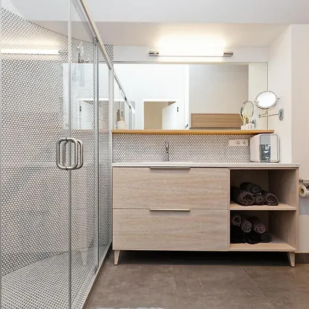 דירה Luxury 143M2 2-Bedroom Penthouse Loft With Ac & Elevator - Brivibas Street, Central Riga