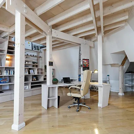 Luxury 143m2 2-bedroom Penthouse Loft With Ac & Elevator - Brivibas Street, Apartmán Riga
