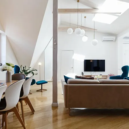 דירה Luxury 143M2 2-Bedroom Penthouse Loft With Ac & Elevator - Brivibas Street, Central Riga *